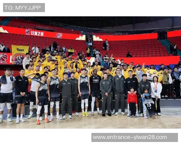 CBA2018季后赛精彩对决山东队与江苏队的巅峰对抗回顾